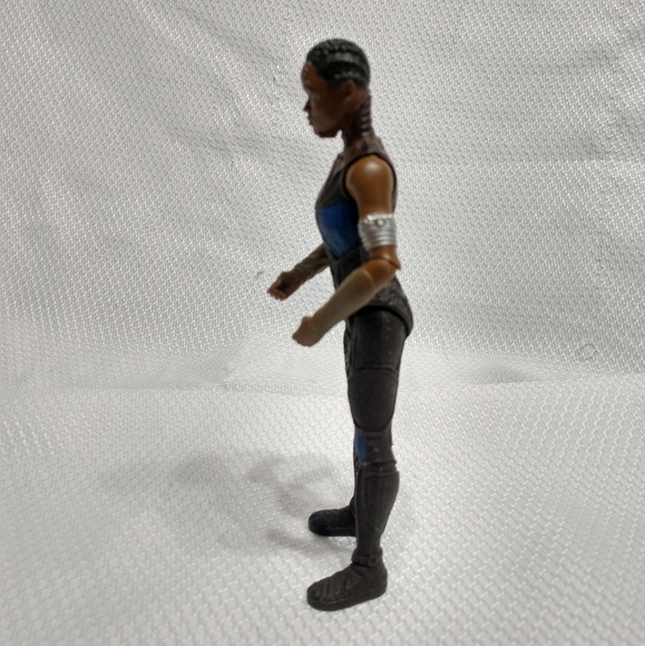 She Fantastic Marvel Legends Shuri Black Panther Action Figure 2017 Great Condit - Picture 2 of 8